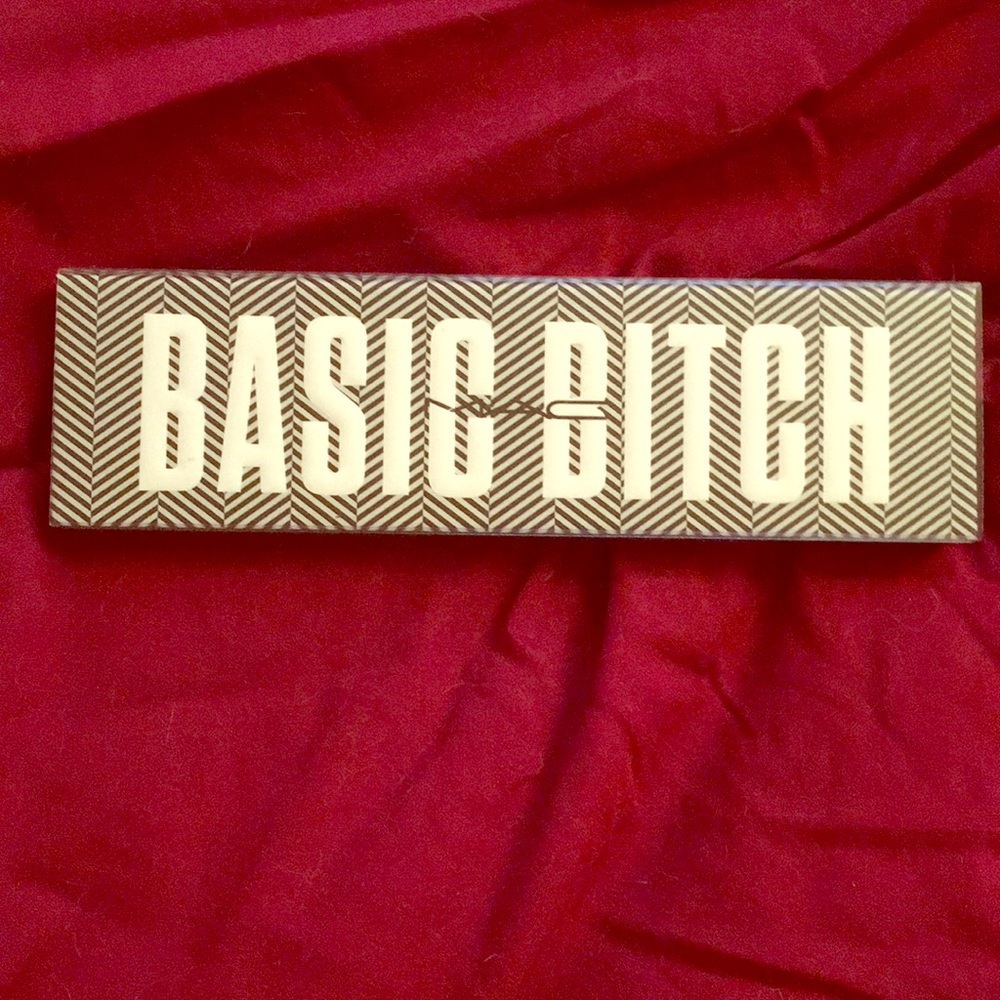 MAC Basic Bitch Eyeshadow Palette
